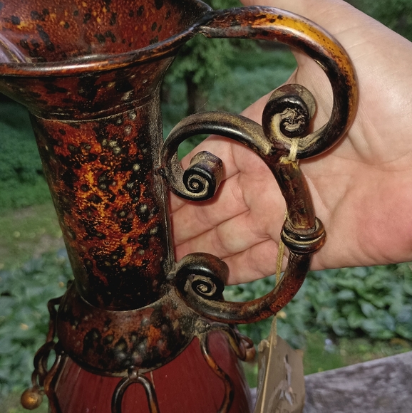 Brick Red Tall Brass Scroll Ornate Pitcher Style Vase NWT Carolyn Kinder… - Picture 6 of 12